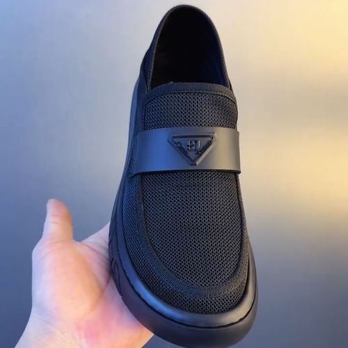 Men's ultra-light and breathable ice silk mesh surface breathable board shoes