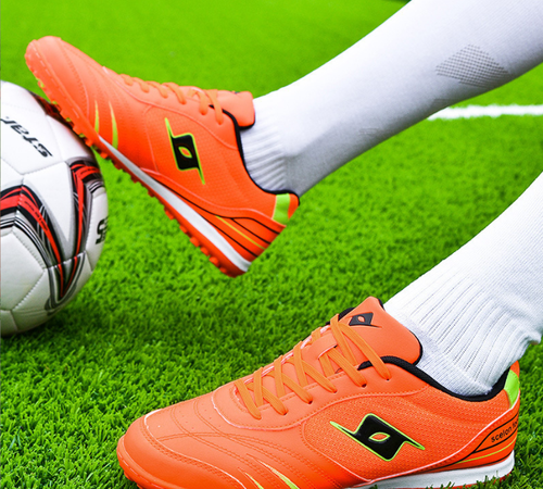 , running shoes, grass shoes, football shoes, low-top