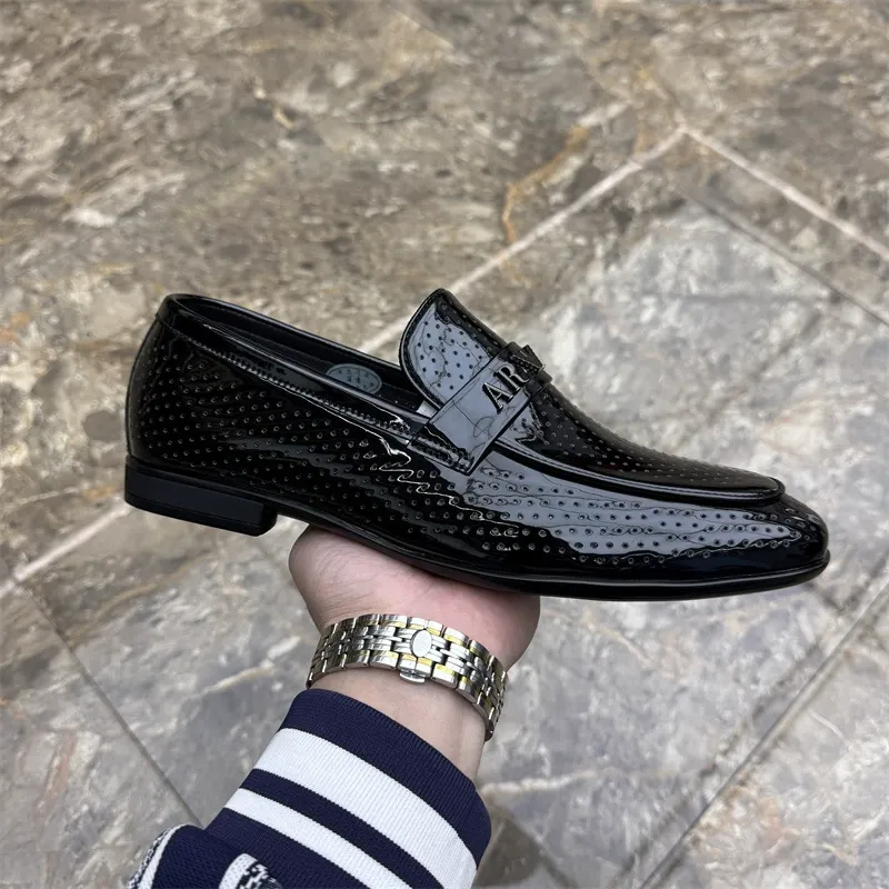 New men's patent leather British business perforated casual leather shoes