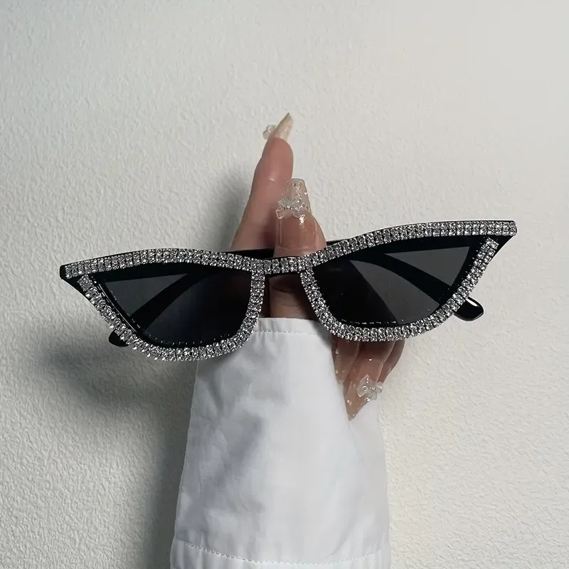 Women daily uses Fashion Cat