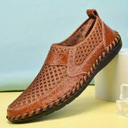 slip-on hollow breathable mesh large size shoes