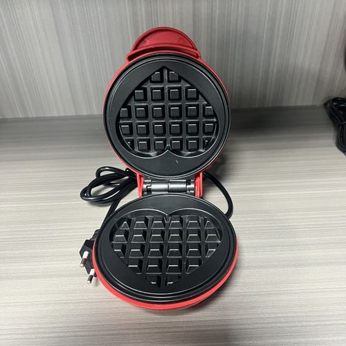 Portable home Waffle Maker Mini Breakfast Maker Mini Waffle Maker Heart Round sandwich breakfast maker
