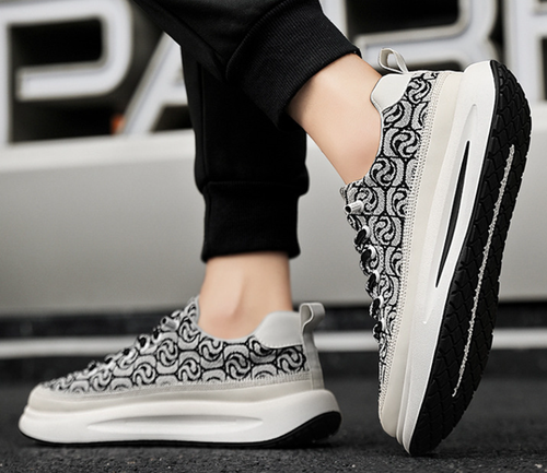 Breathable lightweight casual shoes