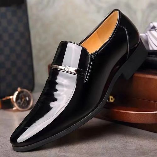 Pointed business leather shoes