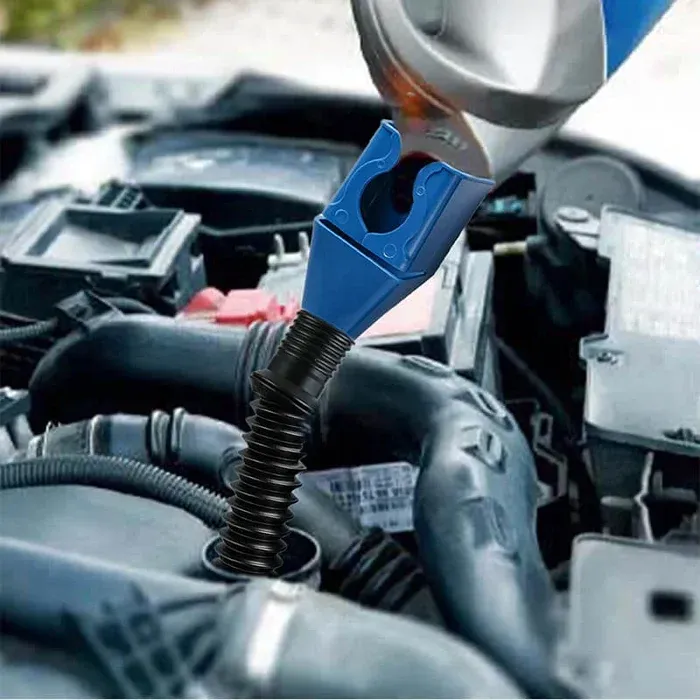 Retractable automatic fuel funnel