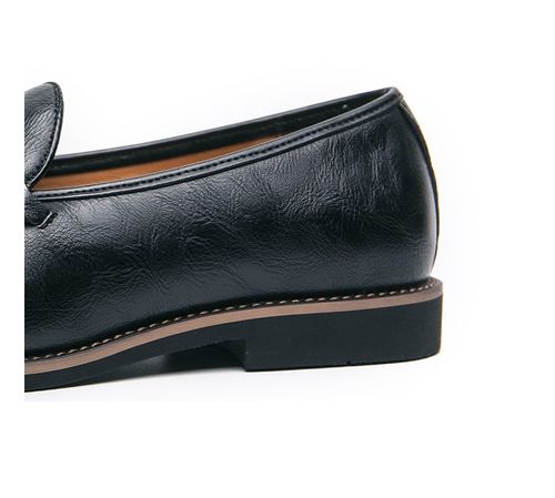 Trendy and fashionable low-top casual men's leather shoes