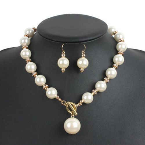 Luxurious Faux Pearl Clavicle Necklace