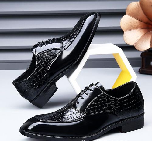 Crocodile pattern carved men's leather shoes