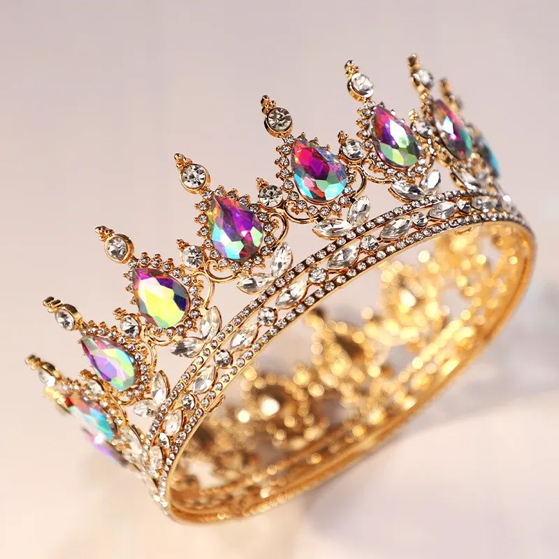 Luxurious gold ladies crown