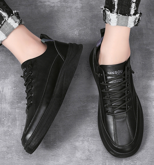 Breathable all-match black sneakers