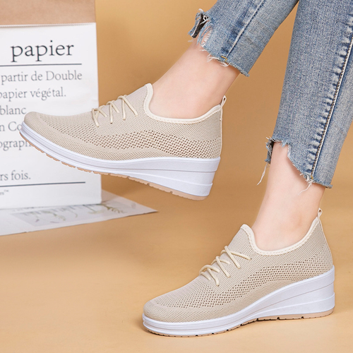 Breathable slip-on casual shoes