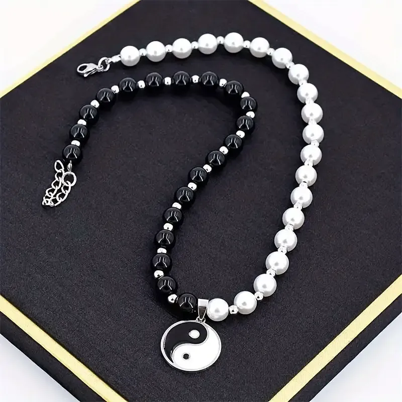 1pc Men's Fashion Simple Black And White Pearl Tai Chi Pendant Necklace