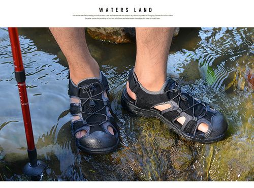 Closed-toe sports casual sandals