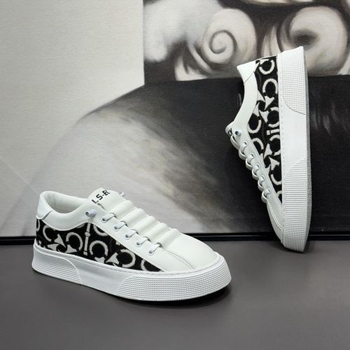 New summer breathable casual shoes with embroidered patterns, trendy soft-soled shoes