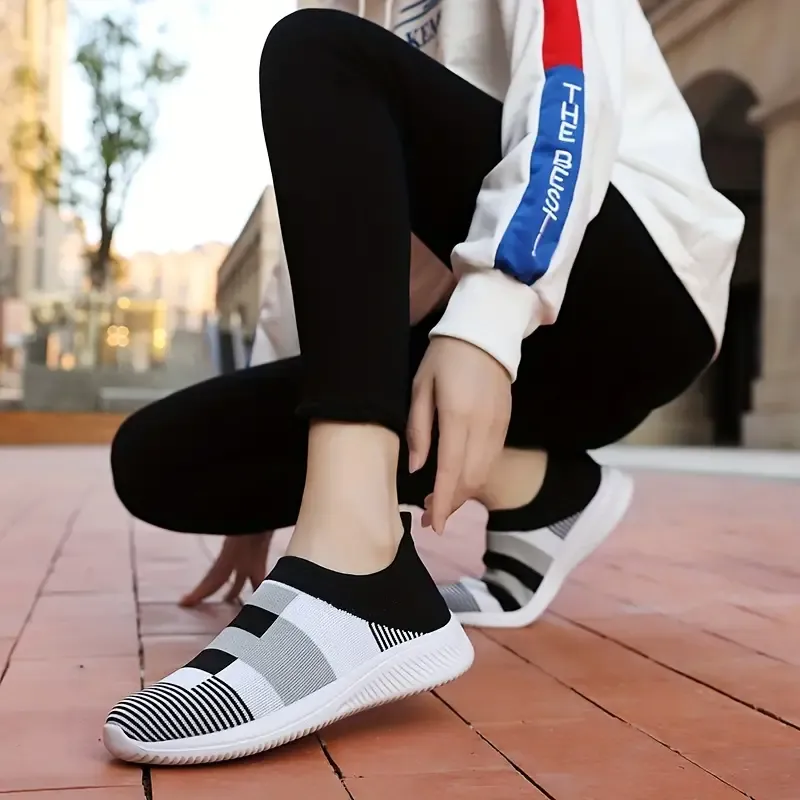 Women's Lightweight Flats Shoes, Breathable Comfort Knitted Sports Shoes