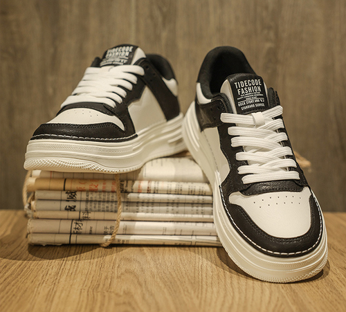 Breathable and versatile thick-soled sports casual