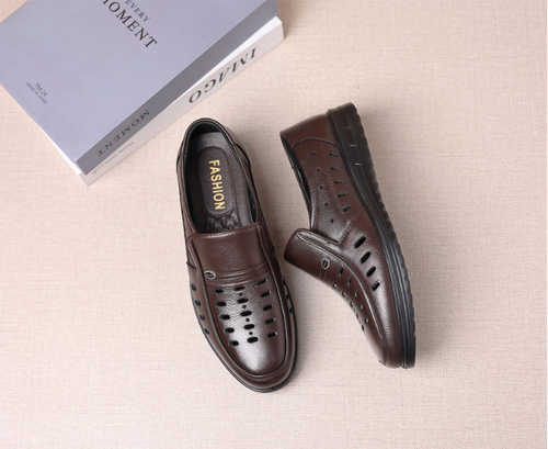 Perforated and breathable cowhide large-sized shoes