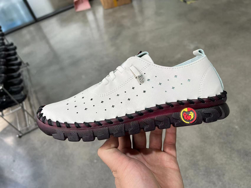 Breathable retro hollow women's shoes