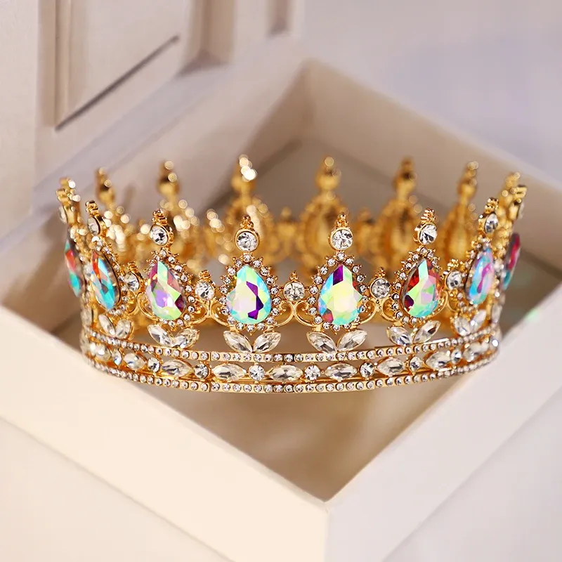 Luxurious gold ladies crown