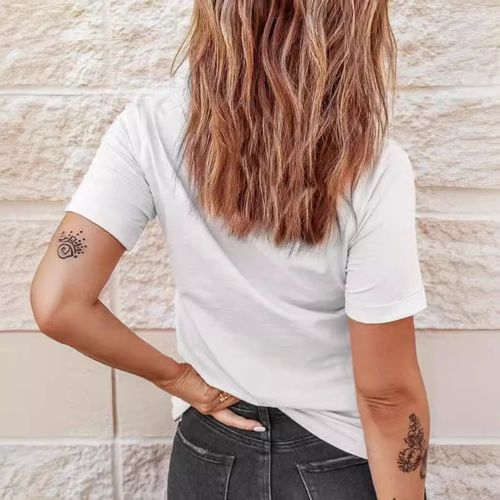 Leopard Heart Print Comfy T-Shirt, Round Neck Short Sleeve Sports Tee, Women's Activewear