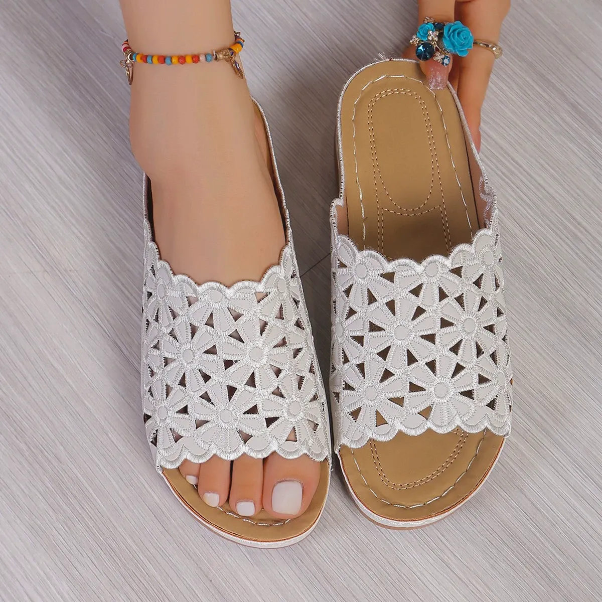 2025 Summer New Style Simple Casual Flower Openwork PU Platform Women's Slippers