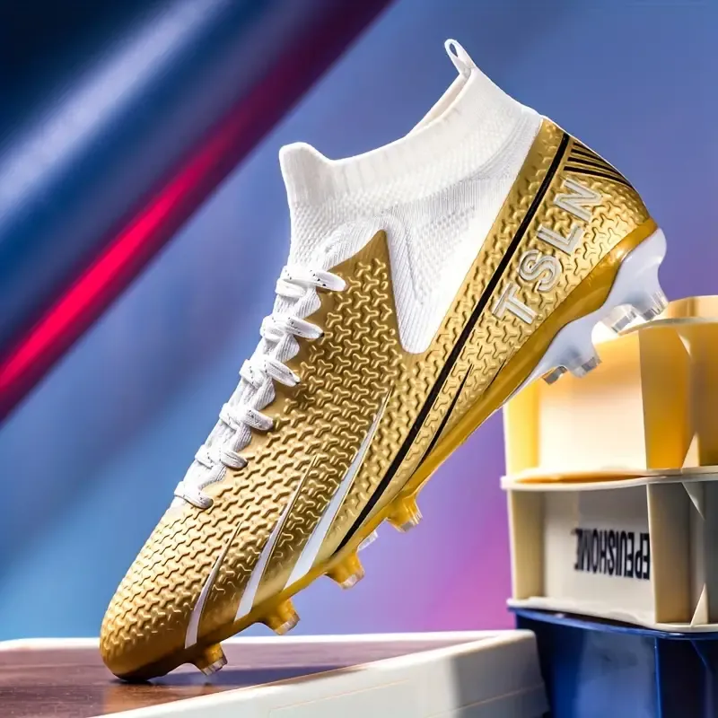 Men's Lace Up High Top Soccer