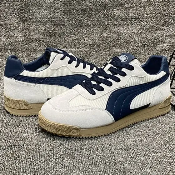 breathable and comfortable retro thick-soled shoes