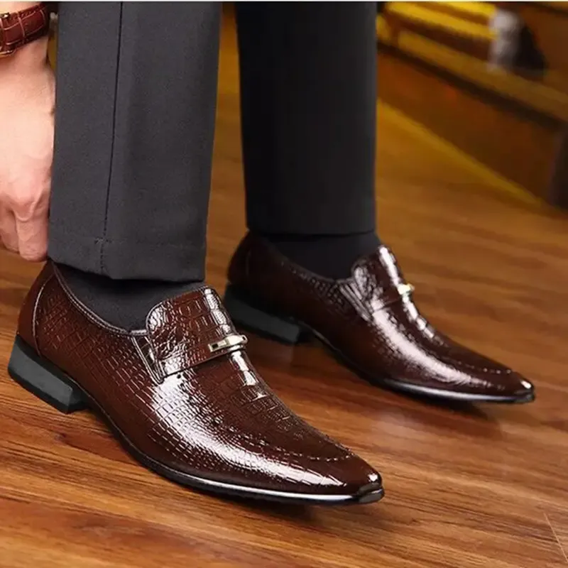 High Quality Luxury Men's Leather Shoes Large Size Low Top Men's Casual Shoes Embossed Leather Shoes Men