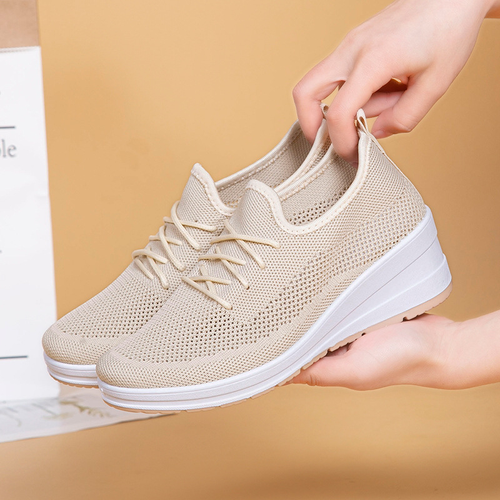 Breathable slip-on casual shoes