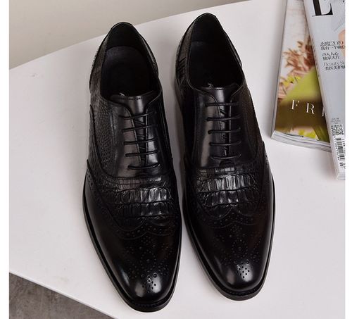 New Brock retro crocodile print leather shoes
