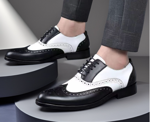 Carved color matching versatile leather shoes