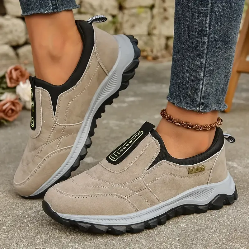 Women's Letter Pattern Fashion Slip-on Walking Shoes
