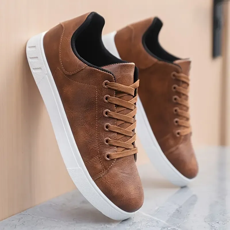 Fashionable Low-Top Sneakers: Perfect for Street Style And Casual Outings