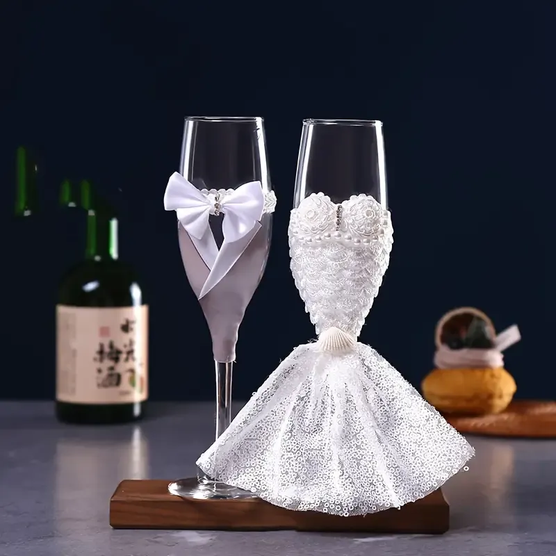 Wedding Dress Champagne Glasses Gift Set