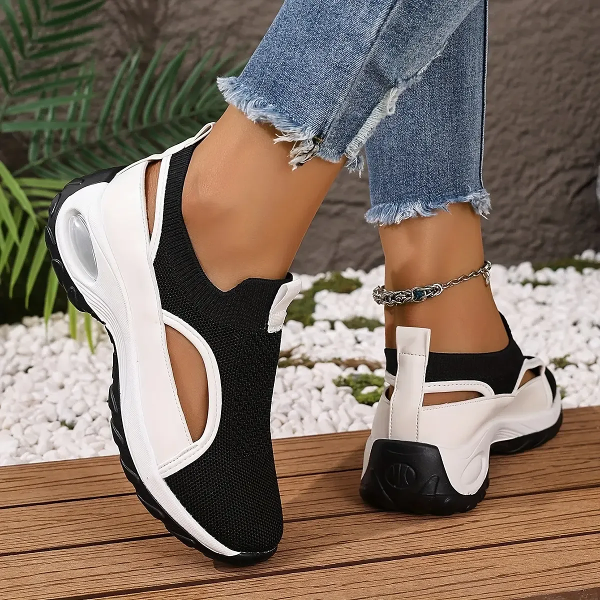 Thick-soled round-toed hollow knitted breathable