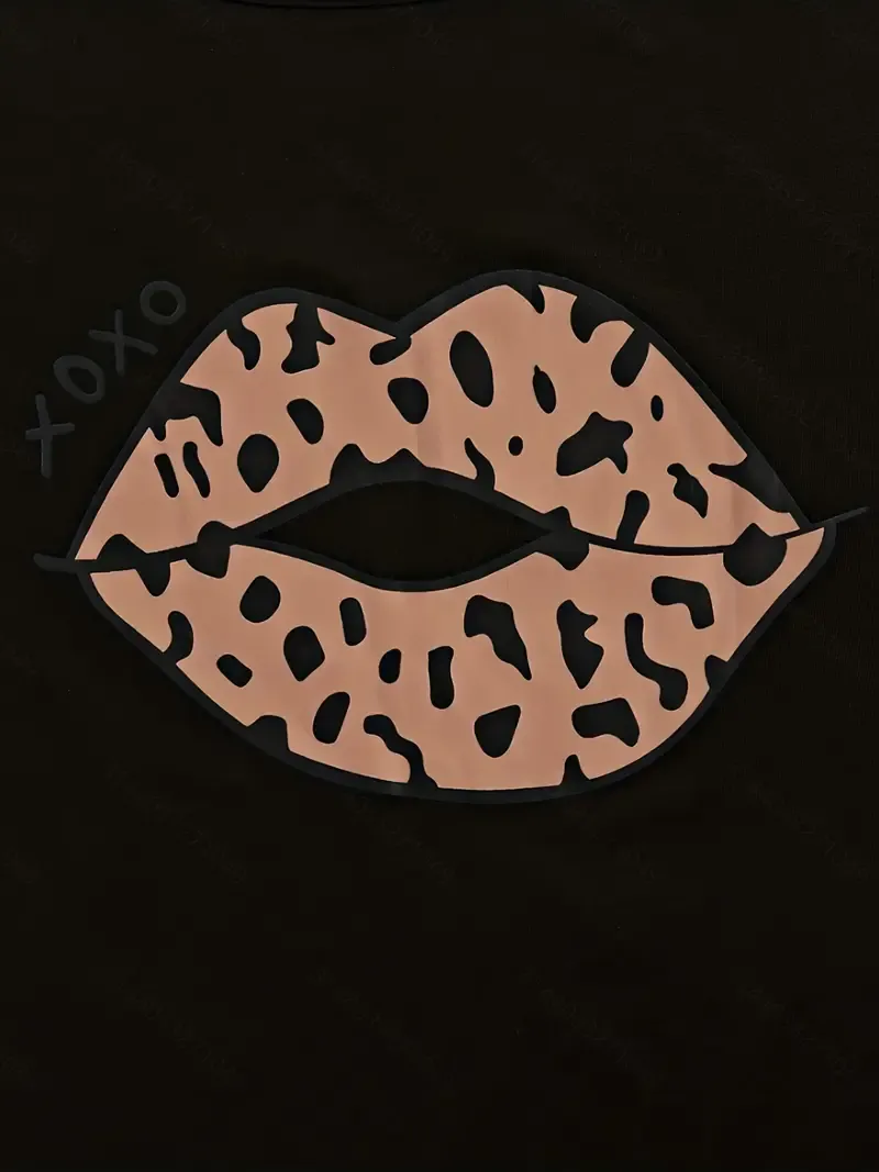 Women's casual leopard print pajamas with lip graphics, crew collar, short sleeve - polyester knit fabric, 95% polyester 5% elastic, 3 piece set T-shirt, shorts and pants, comfortable clothing for adults for all seasons