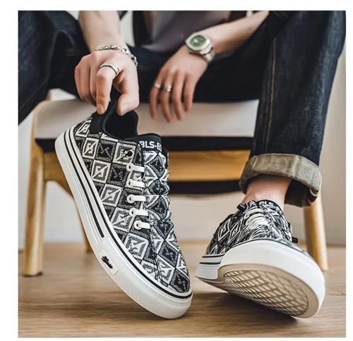 Heart-shaped canvas breathable shoes