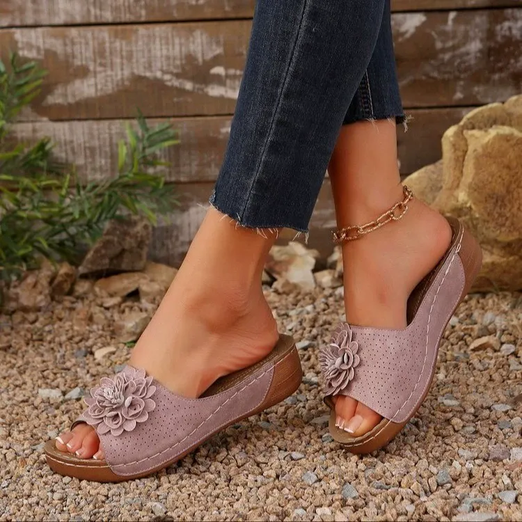Thick-soled fish-mouth style shoes with an outer slip-on style of sandals, decorated with flowers, comfortable one-piece women's shoes