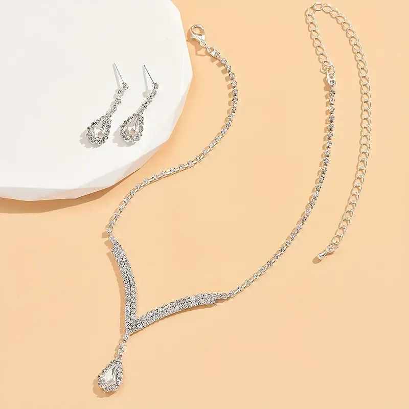 Luxurious Water Drop Rhinestones Pendant Necklace
