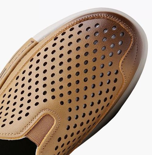 Breathable and odorless leather shoes