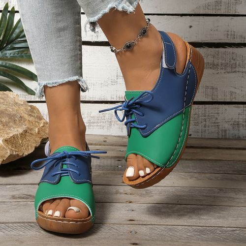 Roman-style sandals with a fish-shaped mouth