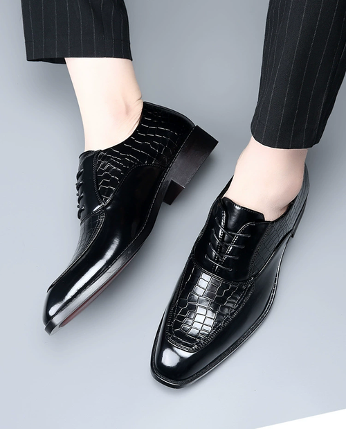 Crocodile pattern carved men's leather shoes
