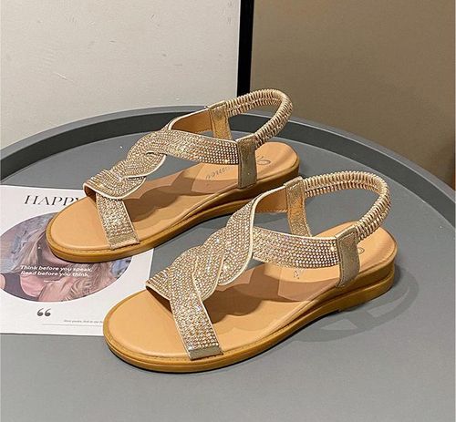 A summer internet-famous fairy-like Roman shoe girl