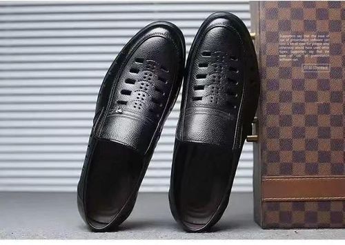 New style business-style perforated leather shoes for men, casual pointed-toe men's shoes