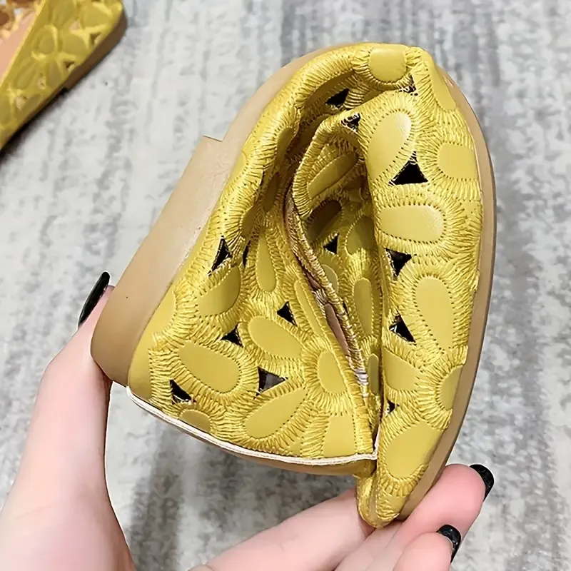 Womens Comfortable Floral Embroidered Flats
