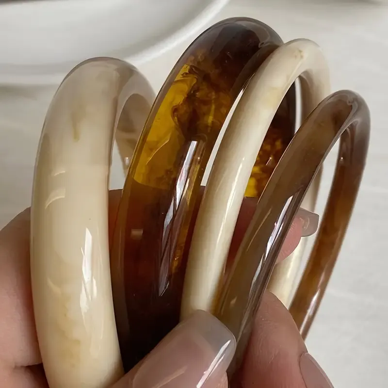 4pcs Elegant Vintage Amber Resin Bracelet Set - Chic & Simple Design for Casual Attire