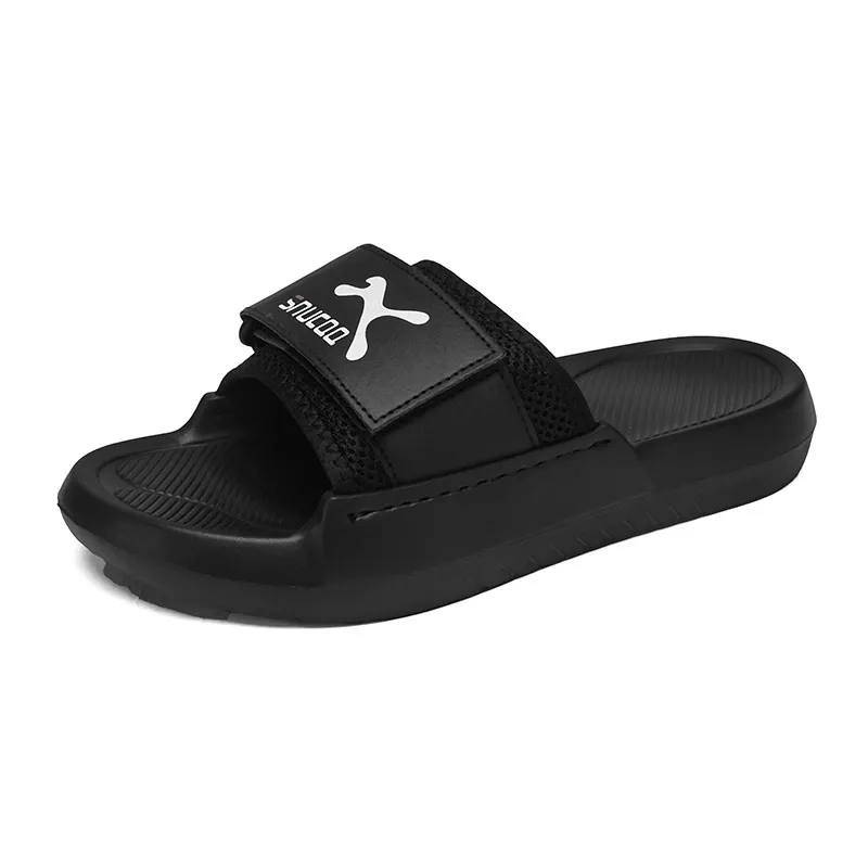 Velcro thick-soled slippers for men, suitable for summer as casual beach shoes to wear outside.