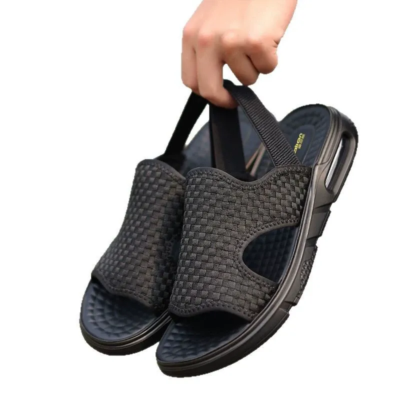 The 2025 summer new men's sandals, flip-flops, sporty and casual soft-soled beach shoes