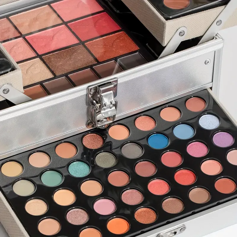 Portable Makeup Set In Berry Shades