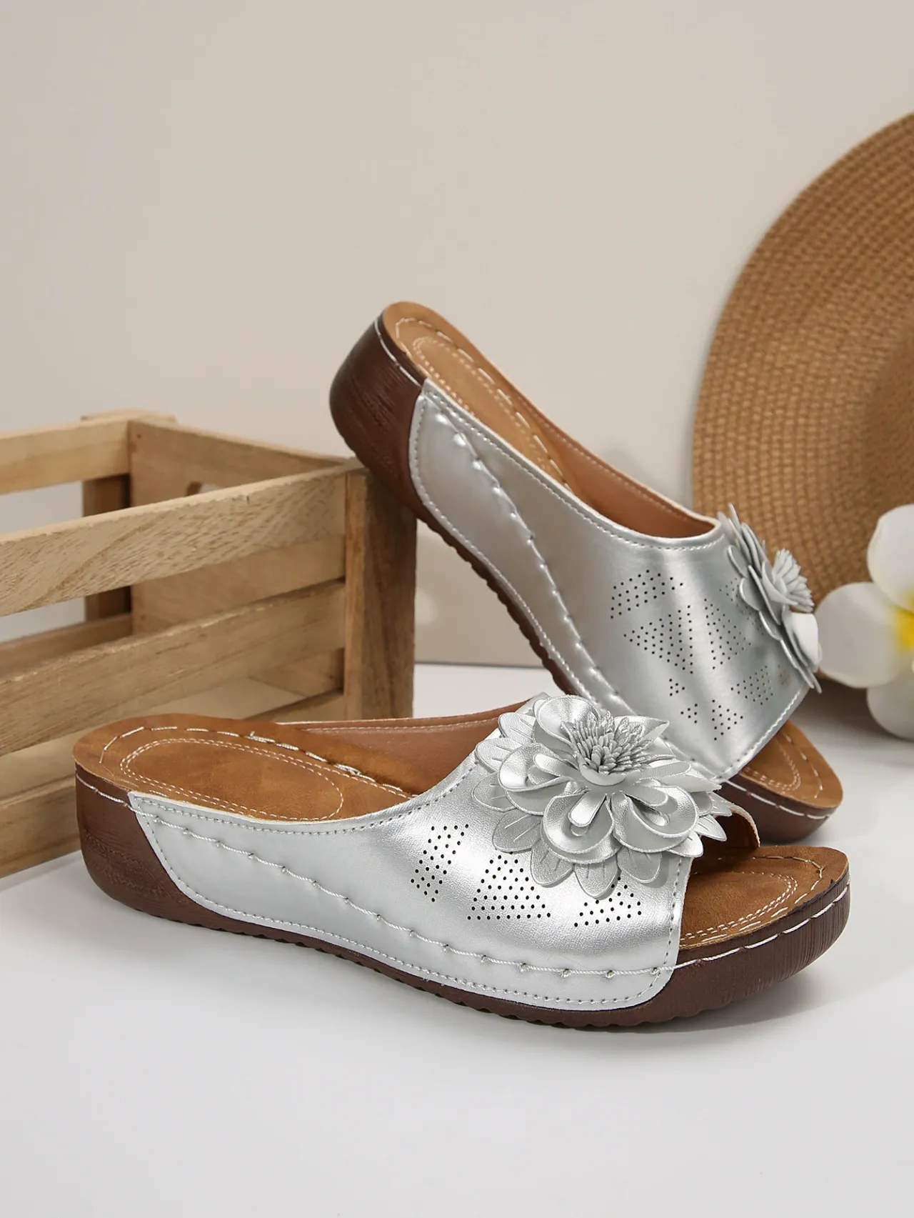 New spring and summer one flower open toe slippers